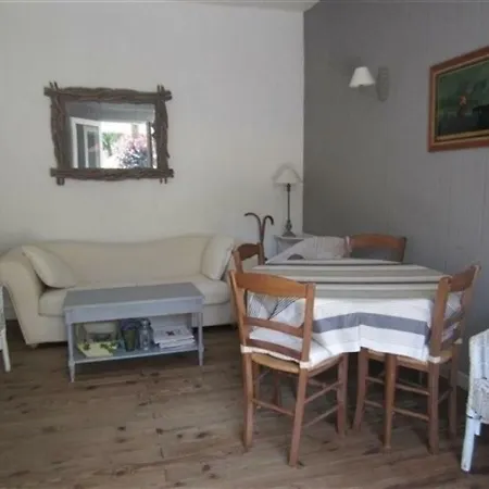 Semesterbostad House S Gironde Maisonnette De Vacances A Deux Pas De La Plage Et Du Centre Ville *